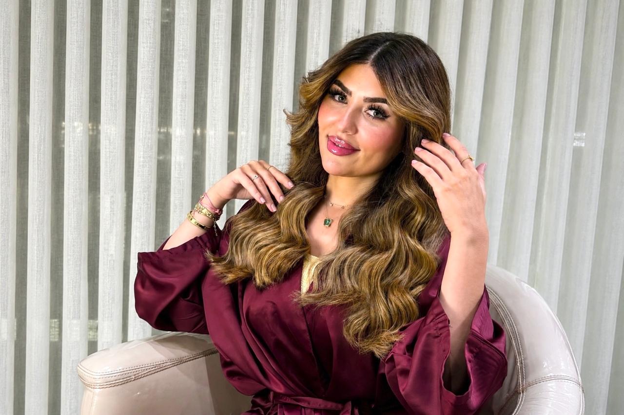 خدمات التساريح مع خصلة ولون